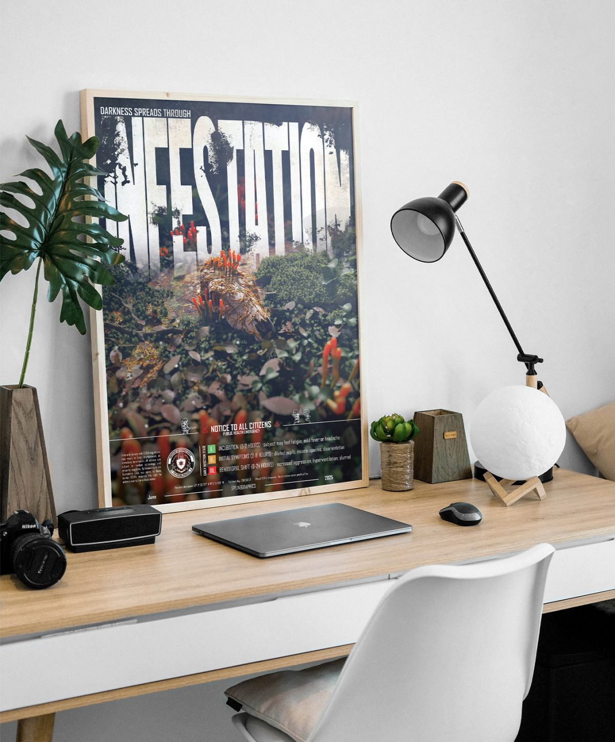 IFST-2-Crop-1 Poster Infestation encadré sur un bureau moderne